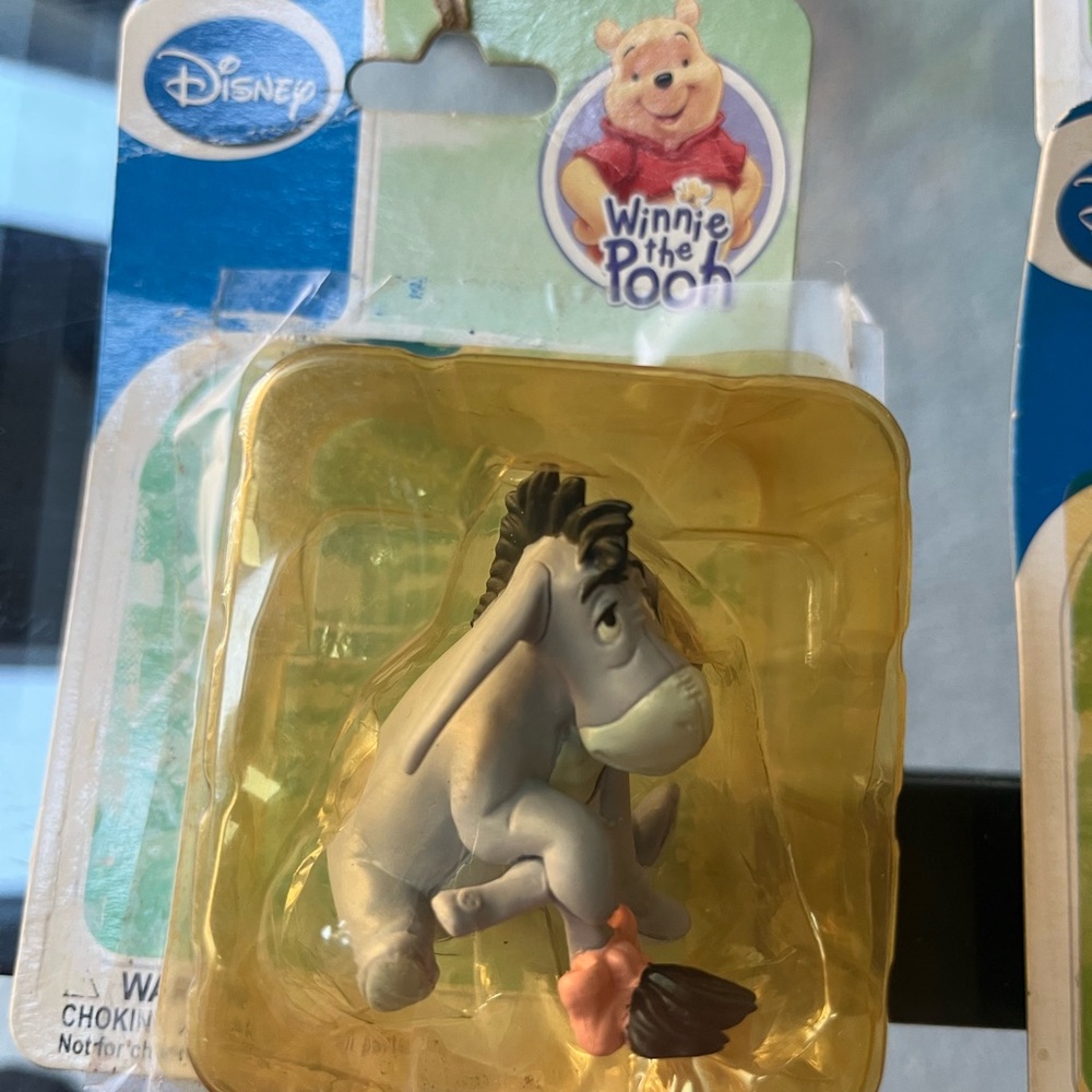 Disney Winnie the Pooh figurines. Vintage 2" each Pooh Piglet Eeyore Tigger - Picture 4 of 9